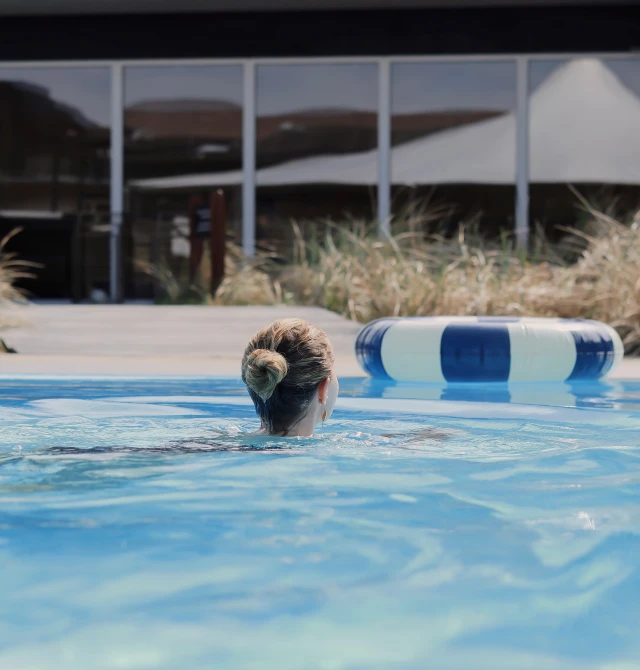 Color Hotel Skagen med opvarmet pool og gårdhave